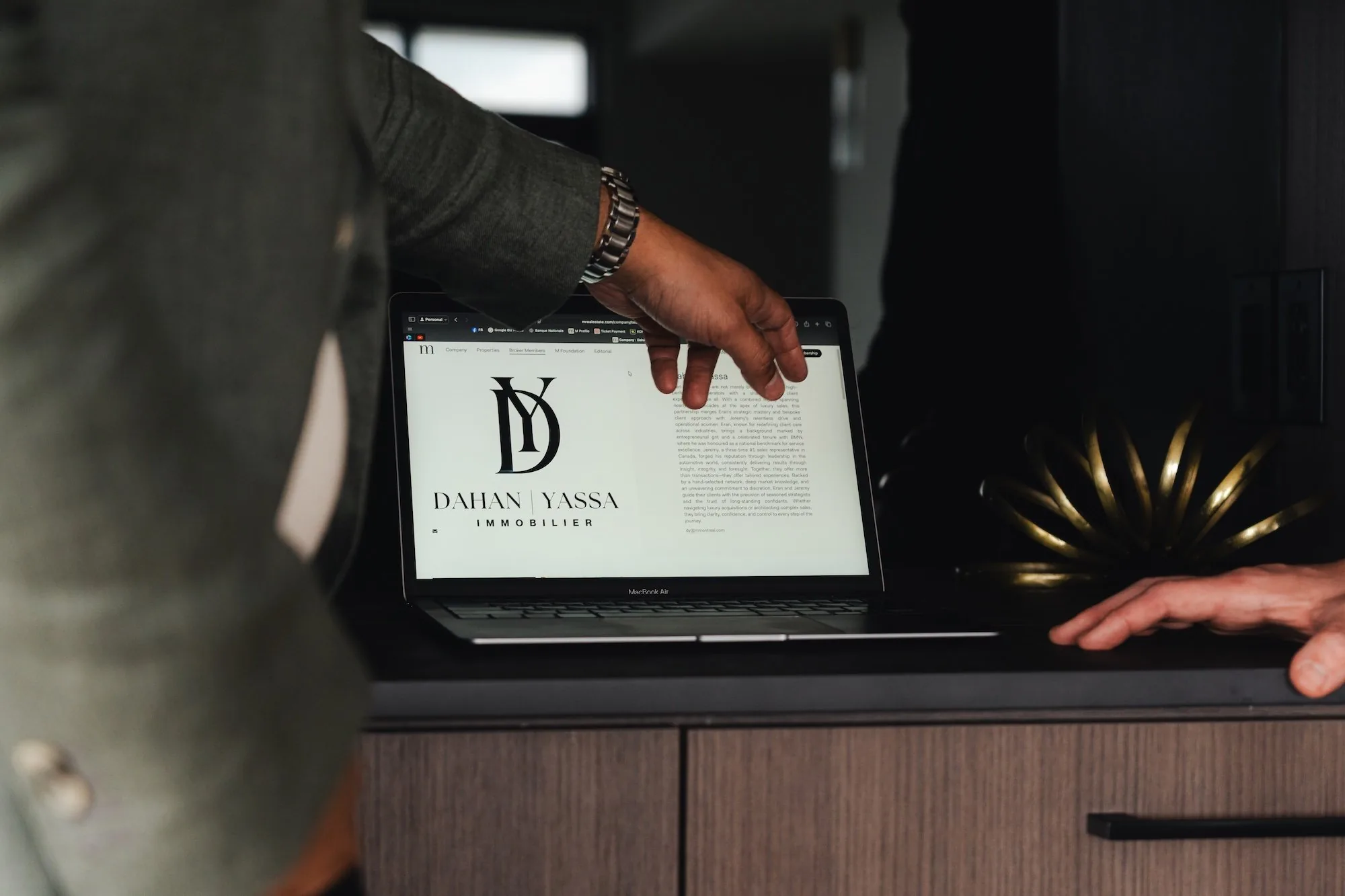 Dahan | Yassa brand signature