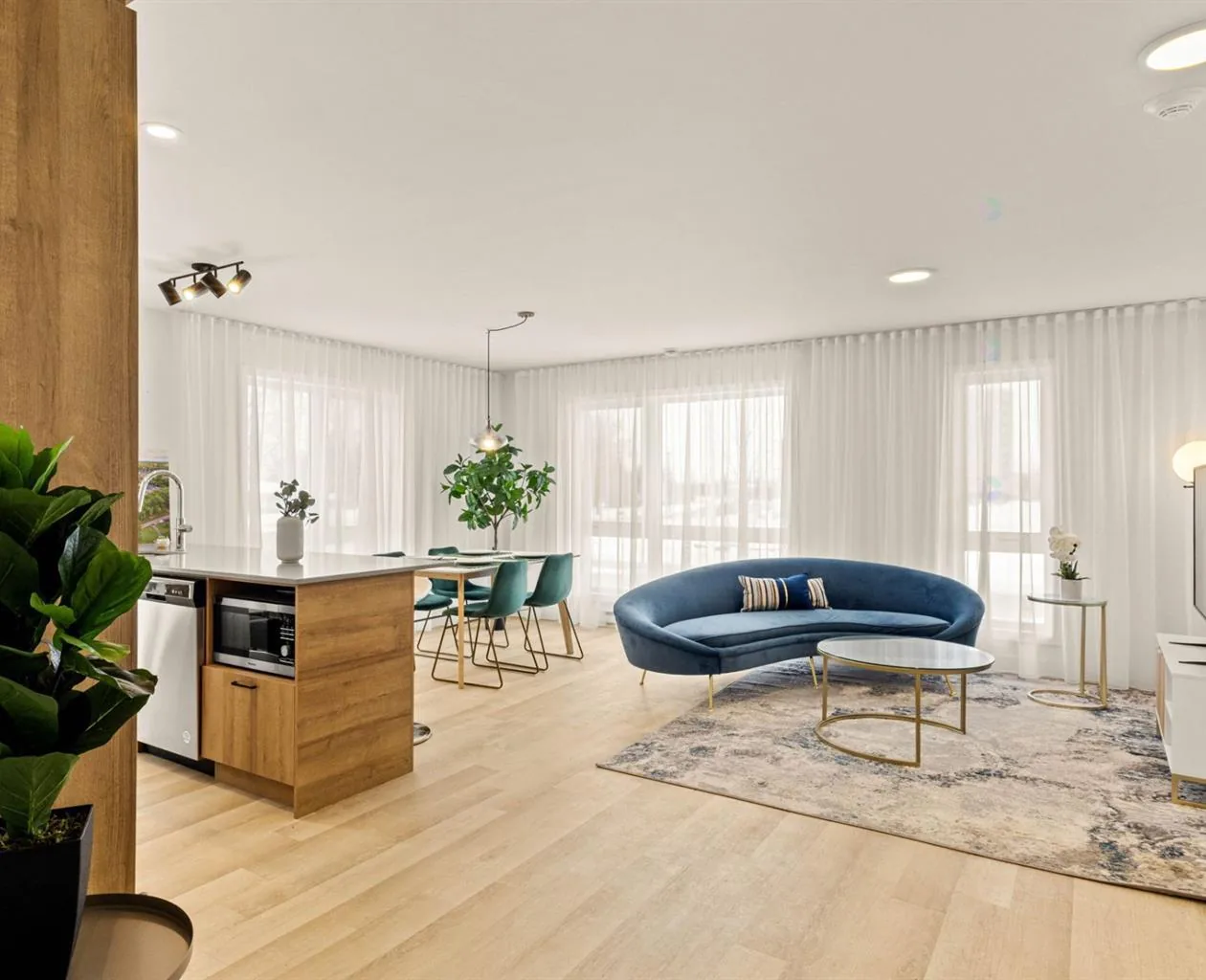 Vallea residence in Salaberry-de-Valleyfield, with a bright open-plan living area