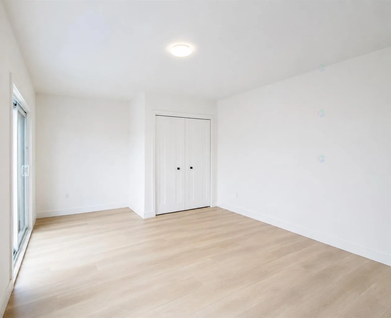 5350 Avenue Victoria — 10