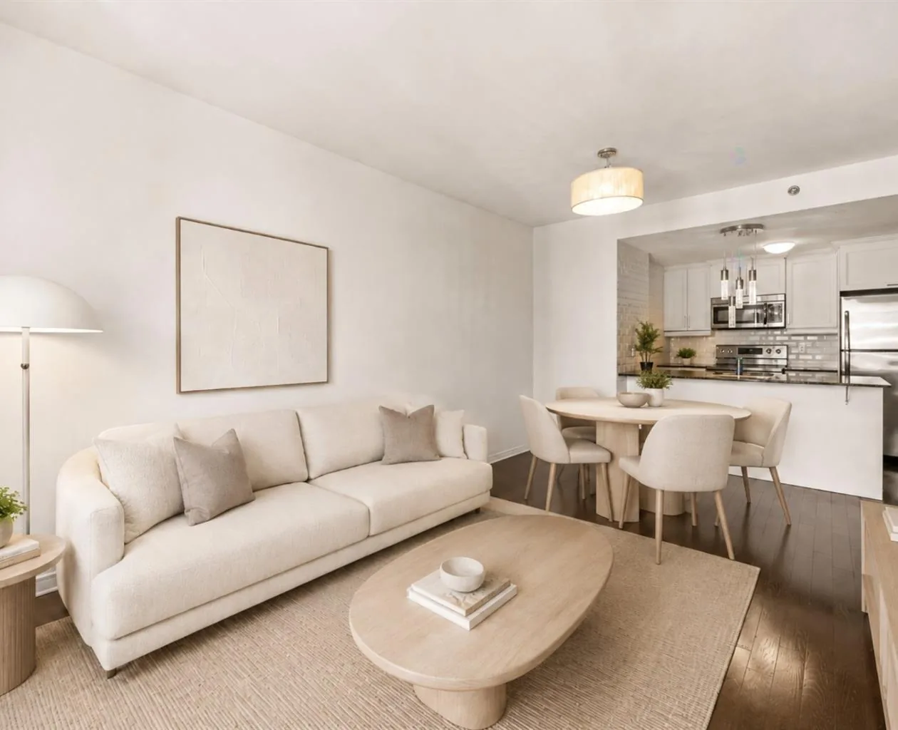 Condominium living area on Sherbrooke Street West in Côte-des-Neiges–Notre-Dame-de-Grâce, Montréal