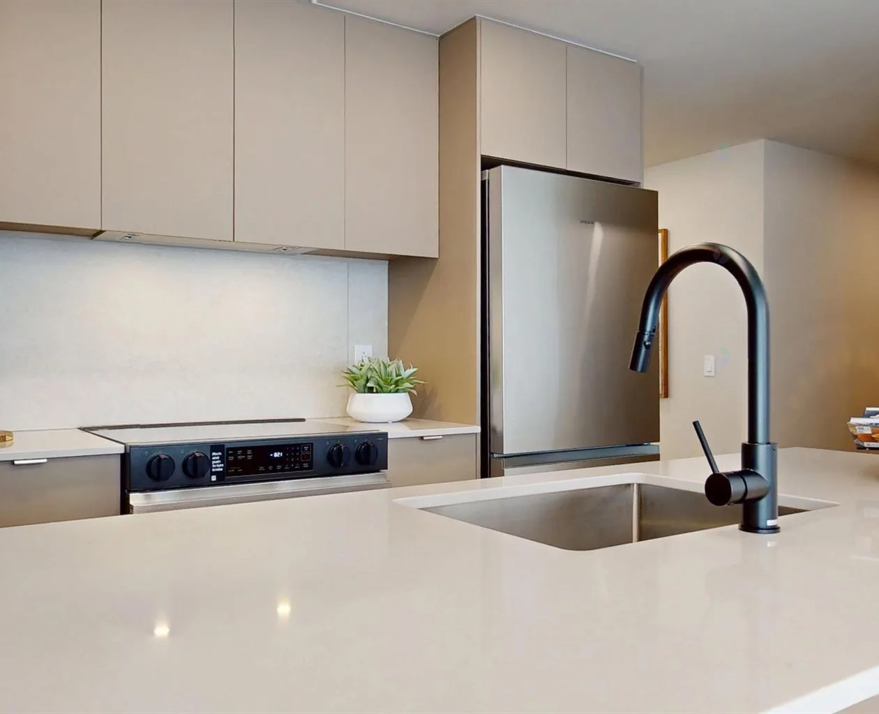 Sorella · 1555 Chomedey — 8