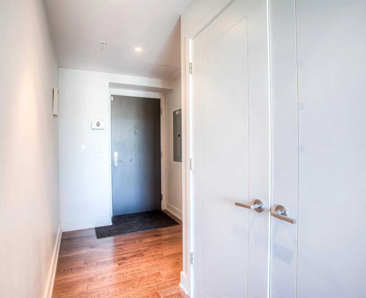 1300 René-Lévesque Ouest, Apt. 3202 — 5
