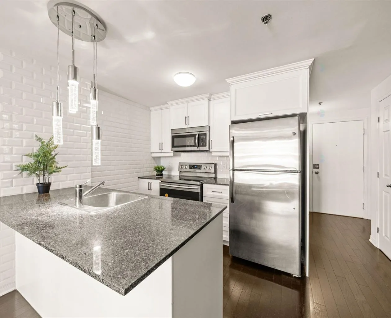 5360 Sherbrooke Ouest, App. 309A — 6
