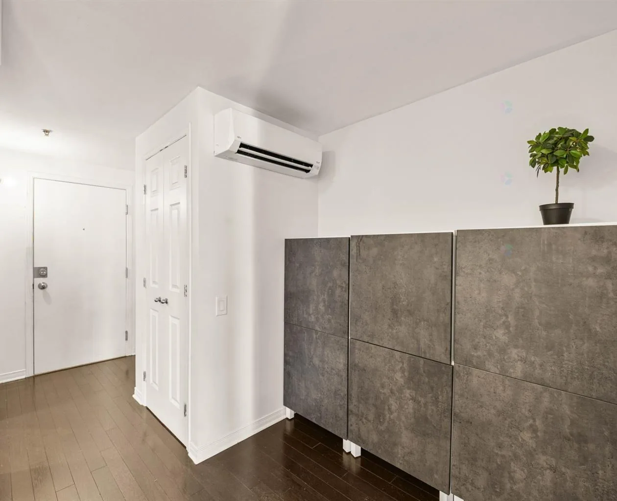 5360 Sherbrooke Ouest, App. 309A — 5
