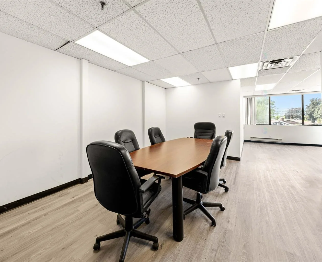 Commercial meeting room on Saint-Martin Boulevard in Chomedey, Laval