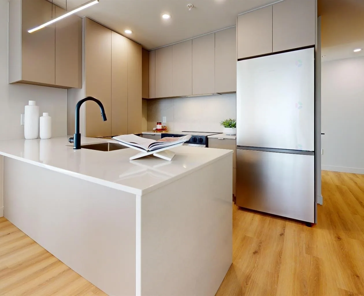 Sorella · 1555 Chomedey — 2