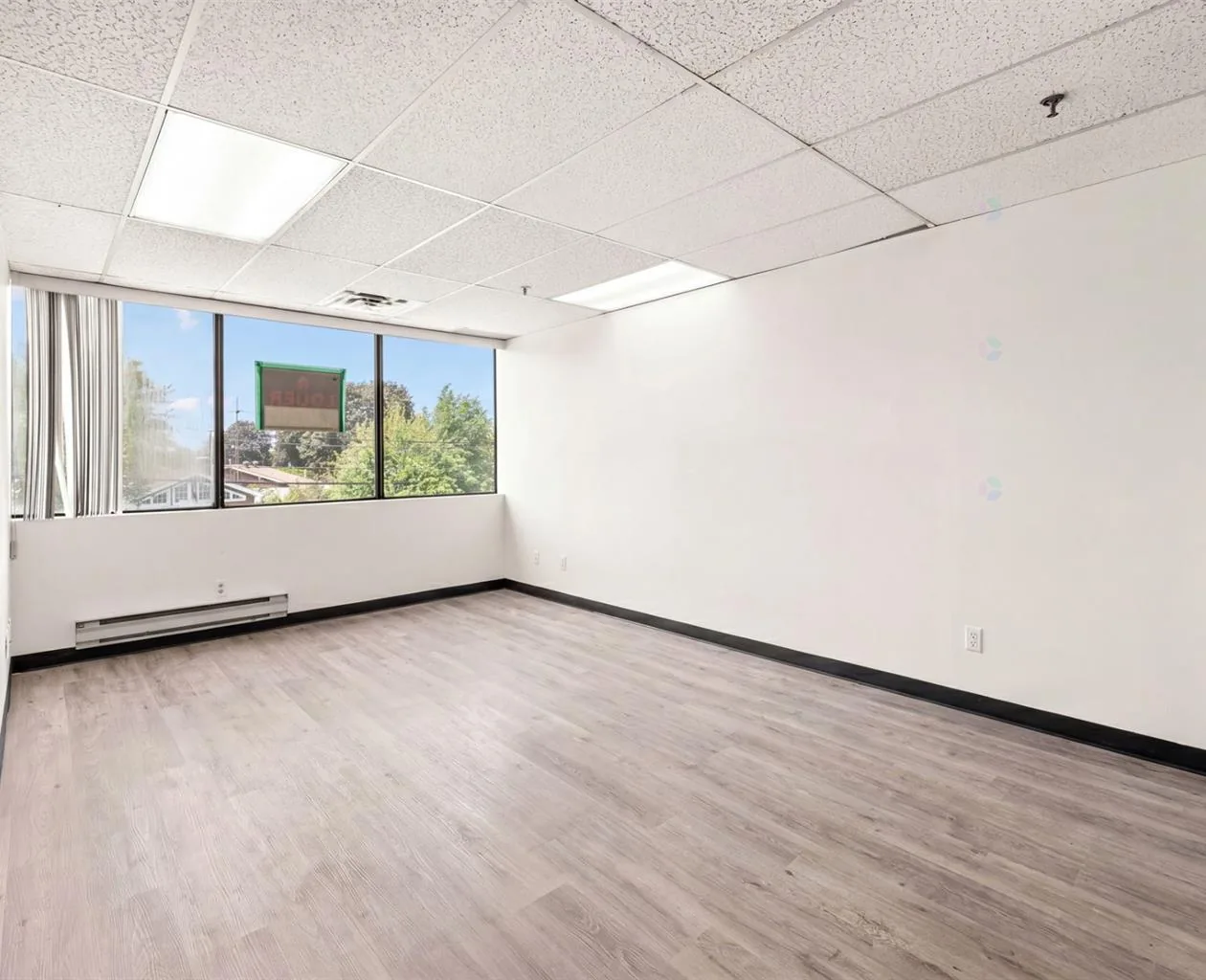 555 Boulevard Saint-Martin Ouest, Suite 2 — 3