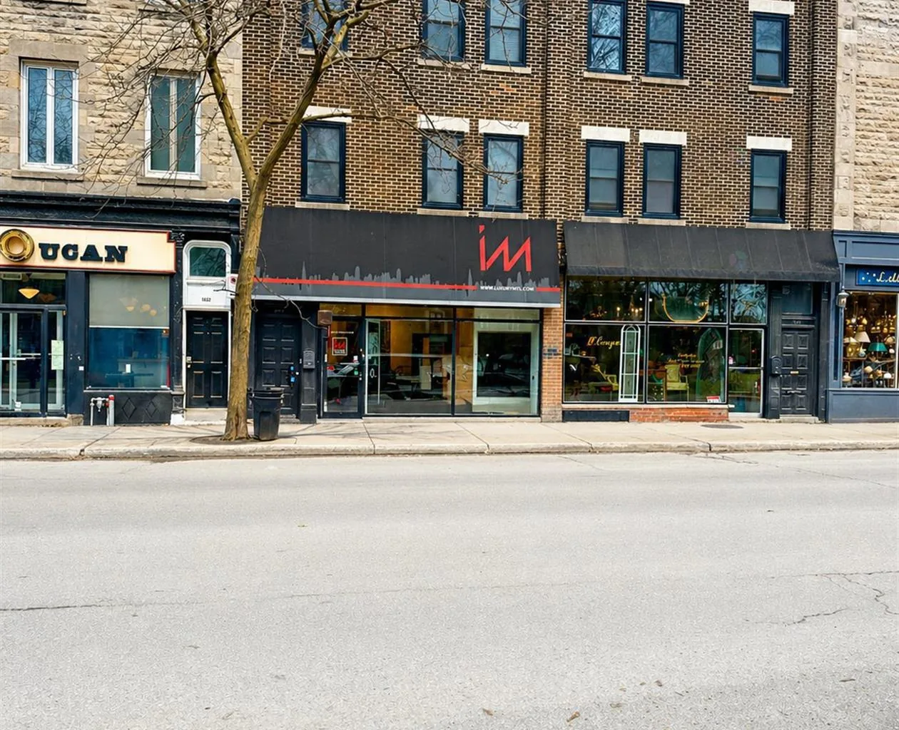 Street-level commercial frontage at 1892 Notre-Dame West in Le Sud-Ouest, Montréal
