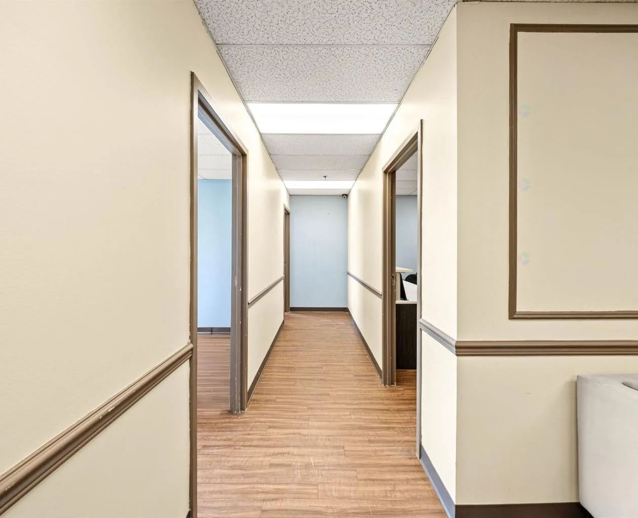 555 Saint-Martin Ouest, Suite 1 — 6